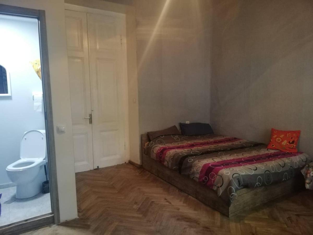 Eka'S Apartment On Marjanishvili Tbilisi Exterior foto